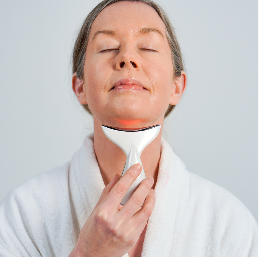 Neck & Décolletage LED Recover, Repair & Reversal Device