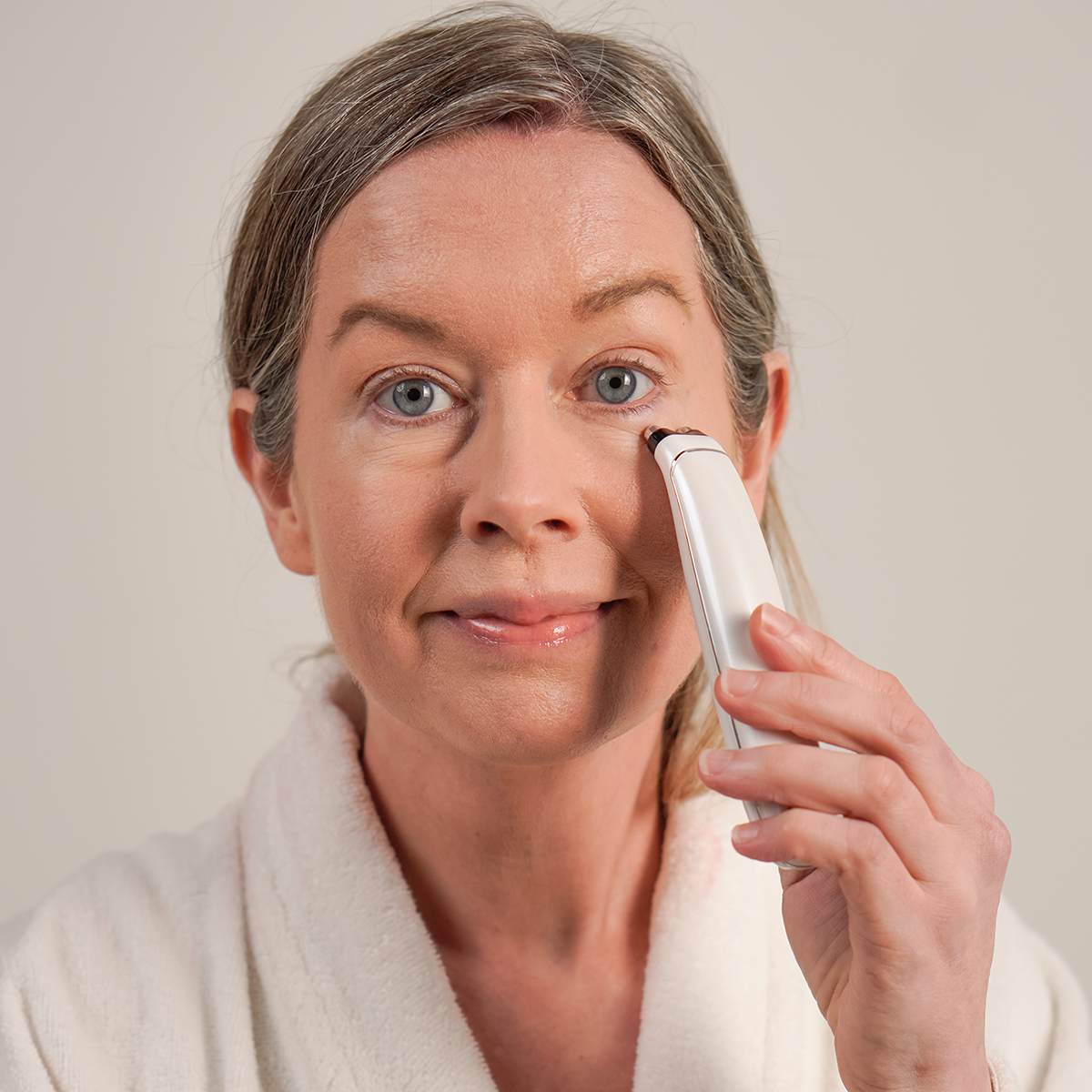 Anti-Aging Eye Rejuvenator Pro