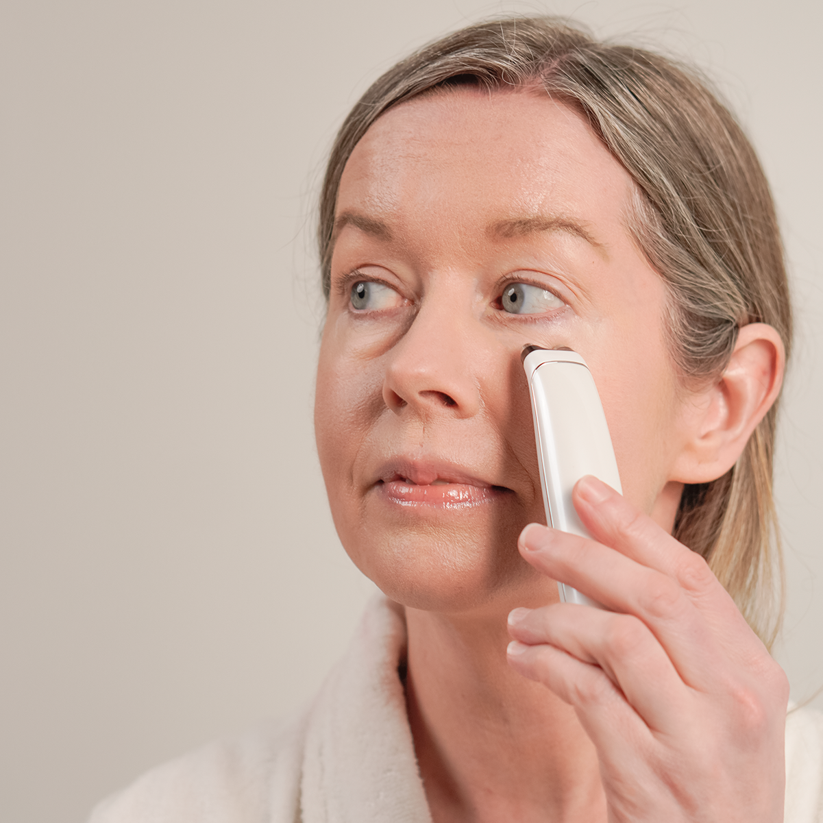 Anti-Aging Eye Rejuvenator Pro